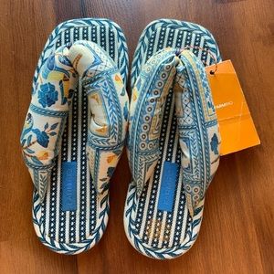 FARM RIO Puffy Navy Flip Flop Sandals Slides